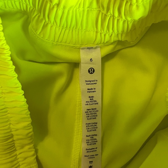 Lululemon Hotty Hot Skirt *Long Size 6 - Picture 3 of 3